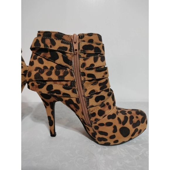 Charlotte Russe Cheetah Print Heeled Ankle Height Booties woman size 7 /37 - Picture 6 of 12